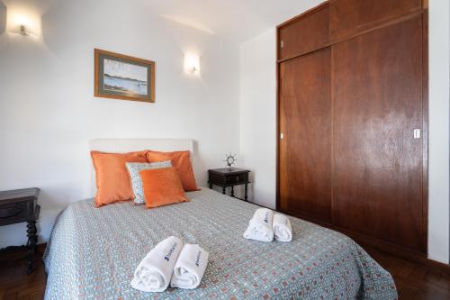 Host Wise - Spacious & Sunny Vintage Apartment at the Beach, Vila do Conde (photo 6)