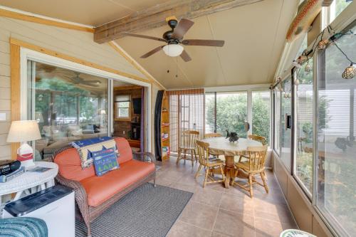 Lakefront Cottage w/ Deck Near Indiana Beach! in Monticello (IN)