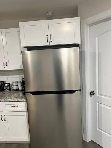 Cozy 2 bedroom near EWR- NYC airport downtown Newark in Newark, USA