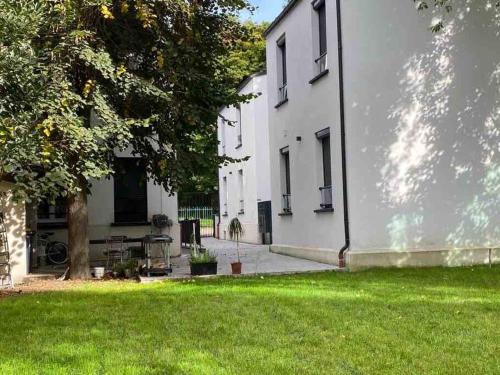 appartement avec vue jardin proche de Paris in Свети-Морис