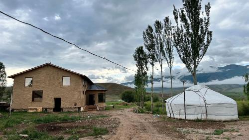 KyzArt Hotel & Horse Tours in Tuz