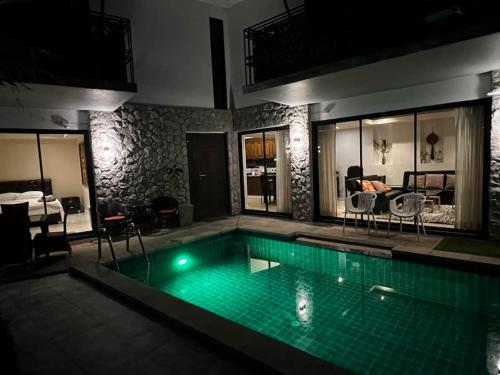 Exquisite 3BR Private Pool Villa: Prime Location