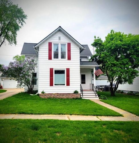 Charming Restored 1891 House in Fort Atkinson, USA