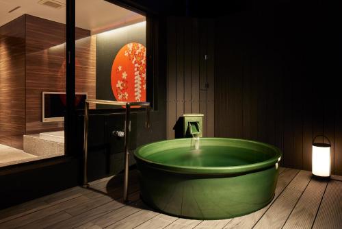 Hot spring bath, Hotel HOQA Hanaironoyu near Port of Nagoya Public Aquarium