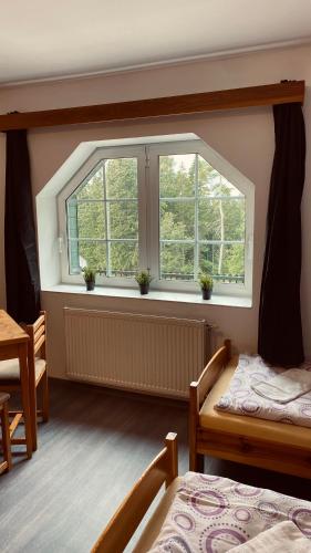 4 twin beds