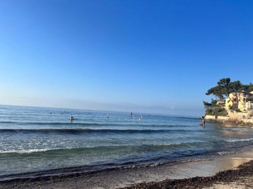 Studio cosy avec terrasse sur la plage - Location saisonnière - La Seyne-sur-Mer