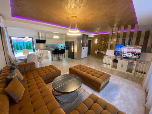 zonă comună salon/TV, Class Luxury Residence in Satu Mare