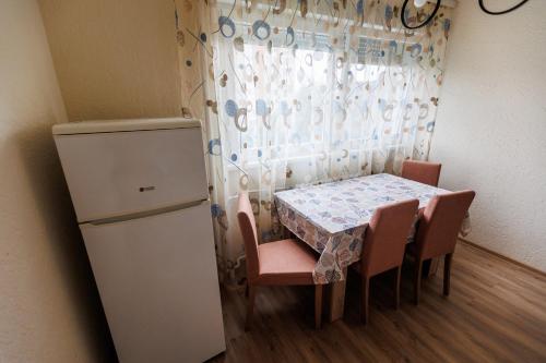 厨房, MI Apartment in 普罗济夫卡