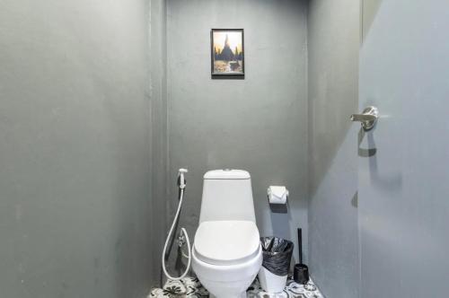 Tuk Tuk House 250m from MRT Sirikit, Bangkok