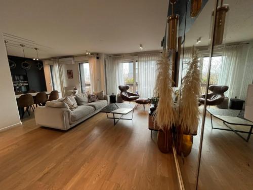 Appartement Luxueux 3 pièces climatisé avec Terrasse, 5 couchages - 17ème Arrondissement de Paris - Location saisonnière - Clichy