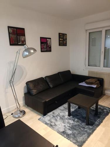 Appartement tout équipé - Location saisonnière - Saint-Étienne