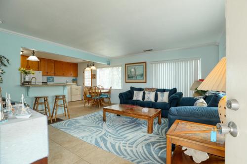 331 San Luis - image 13