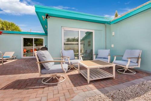 Sun-Kissed Bliss: Dreamy Getaway in Riviera Beach (FL)