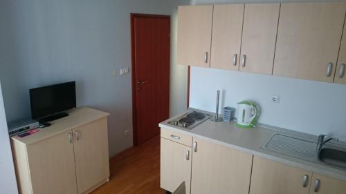 Guest House Lav - image 4
