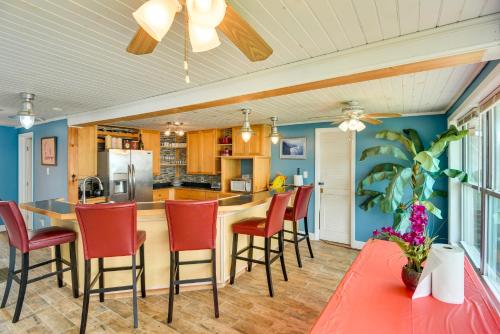 Massachusetts Vacation Rental 5 Mi to Fall River in Somerset, USA