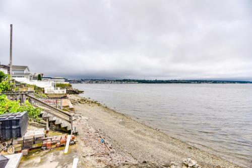 Massachusetts Vacation Rental 5 Mi to Fall River in Somerset