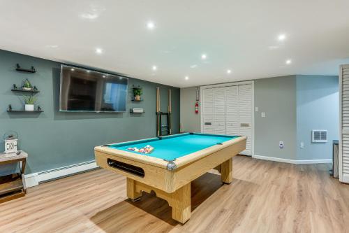 East Stroudsburg Home Near Skiing and Del Water Gap! in East Stroudsburg, USA
