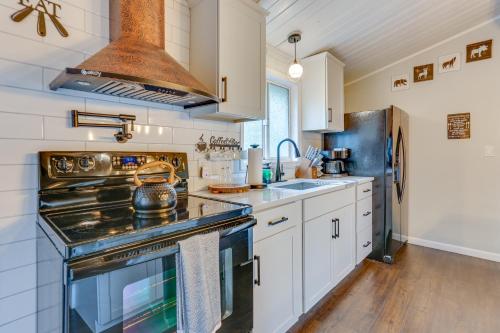 East Stroudsburg Home Near Skiing and Del Water Gap! in East Stroudsburg, USA
