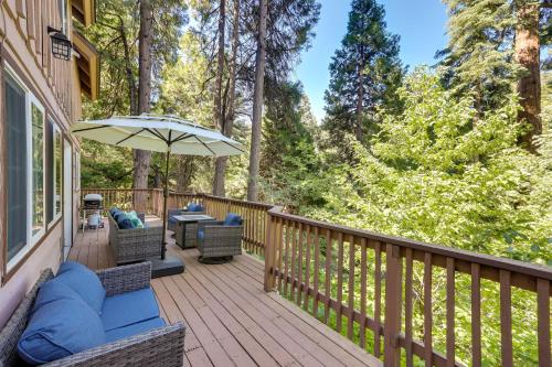 Stunning Getaway in Lake Arrowhead! in Lake Arrowhead, USA