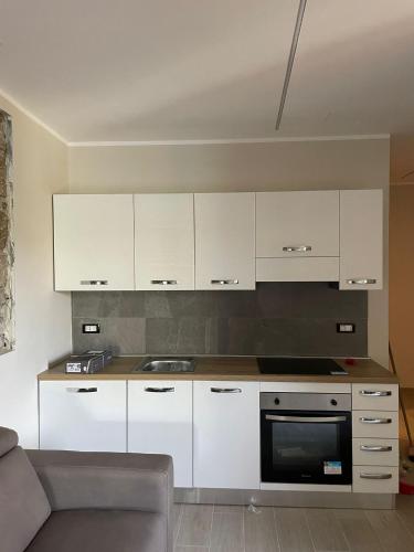 Konyha, Incanto sul lago by Vivere il Borgo in Genzano Di Roma