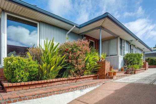 Stunning Bay-View Home in Kensington! in El Cerrito (CA)