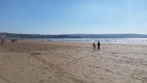 Lios na Mara Lahinch