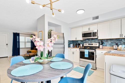 Ocean 3 - Deep Blue in Indian Harbour Beach, USA
