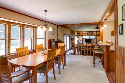 Hart Haven with Cozy Fireplace, Deck and Grill! Hart Haven with Cozy Fireplace, Deck and Grill!