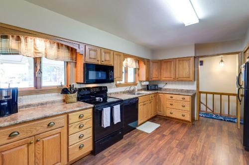 Hart Haven with Cozy Fireplace, Deck and Grill! in Hart, USA
