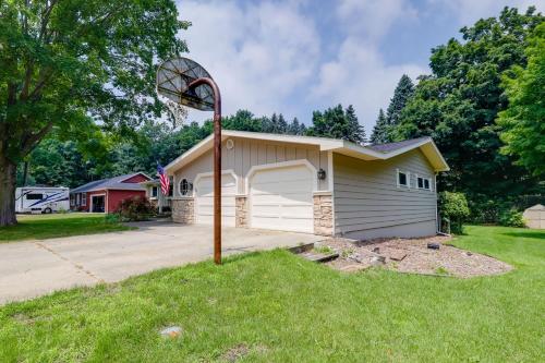 Hart Haven with Cozy Fireplace, Deck and Grill!