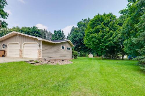 Hart Haven with Cozy Fireplace, Deck and Grill!