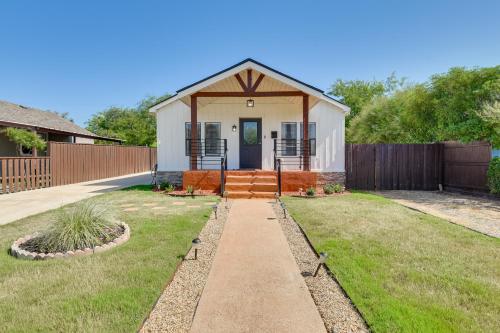 5 Mi to Dtwn Family-Friendly Fort Worth Home in Lewisville (TX)