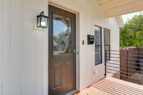 5 Mi to Dtwn Family-Friendly Fort Worth Home in Lewisville (TX)