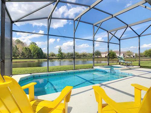 - GREAT VALUE- pool, free spa heat. in Kissimmee, USA