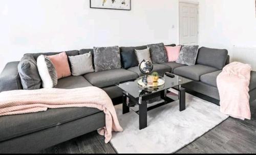 Luxury 3 Bedroom Flat in Barking Town Centre