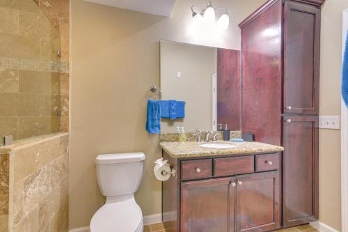 Colorful 1st-Floor Condo Walk to Galveston Beach! - image 3