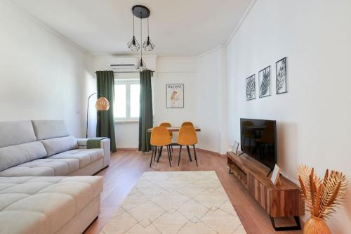 Sunny Brand New Cozy Apartment
