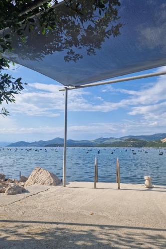 Apartments by the sea Zuronja, Peljesac - 13202