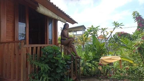 Ayolah surf House & Medewi Surf Camp Bali