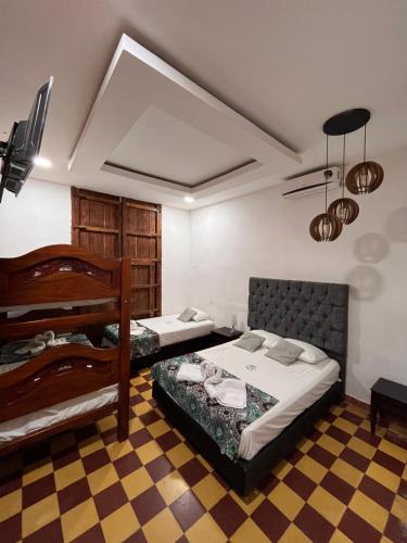 1 double bed, 2 twin beds, 1 bunk bed