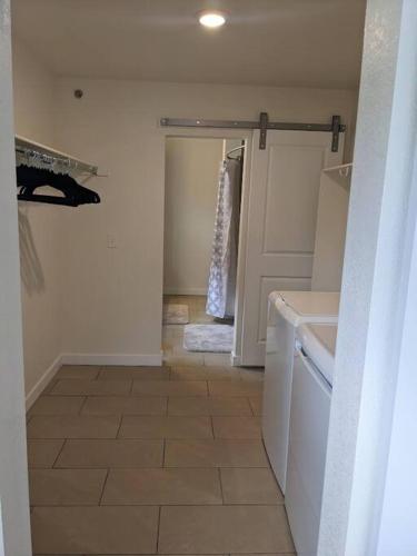 1 Bedroom Fully Furnished Luxury Apartment near Garden of Gods in Colorado Springs, USA