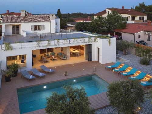Villa in Stinjan with Pool and Sea View, Štinjan (foto 8)