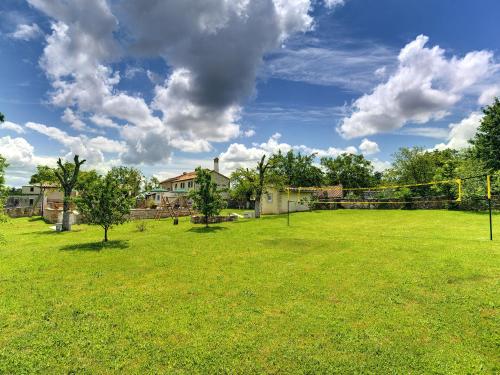 Heritage Holiday Home in Rojnici with Pool