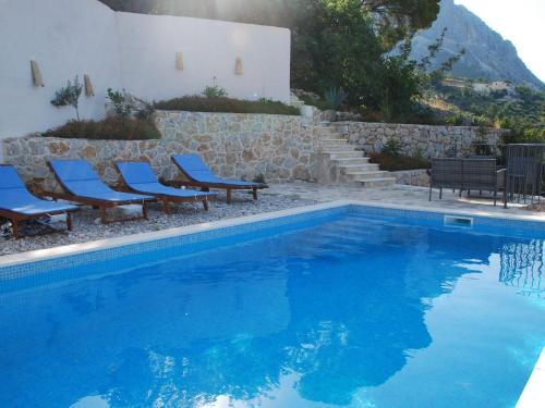 Villa in Podgora with Pool near Beach, Podgora