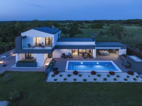 Apartment in Croatia near Scenic Coastline, Valbandon (foto 5)