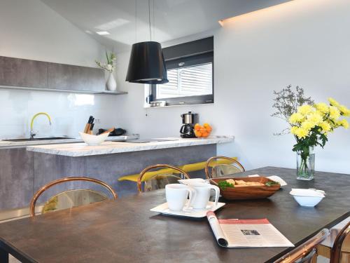 Apartment in Croatia near Scenic Coastline, Valbandon (foto 10)