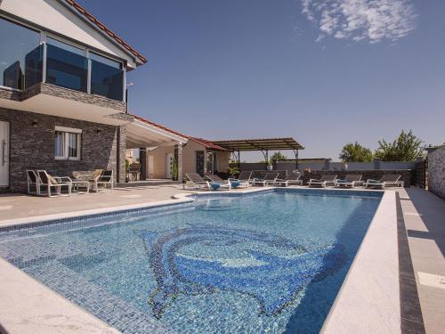 Villa in Fa ana near Beach with Pool, Valbandon (fotografie 6)