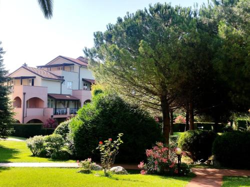  Tastefully furnished studio at just 1 5 km from the sea in 17054 Boissano