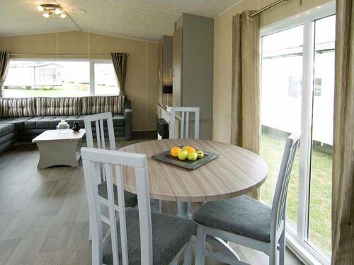 Comfortable chalet with garden, located in a holiday park near nature reserve