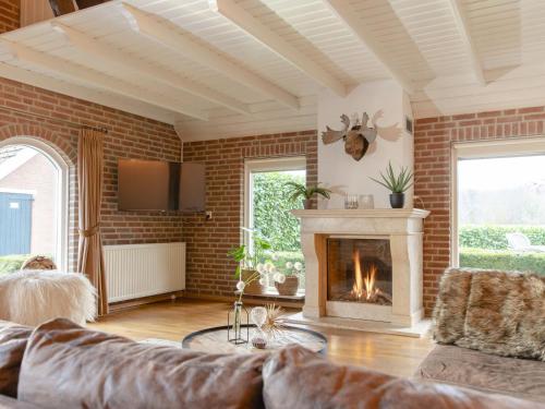  Farmhouse in Netherlands with Hot Tub in Zuna